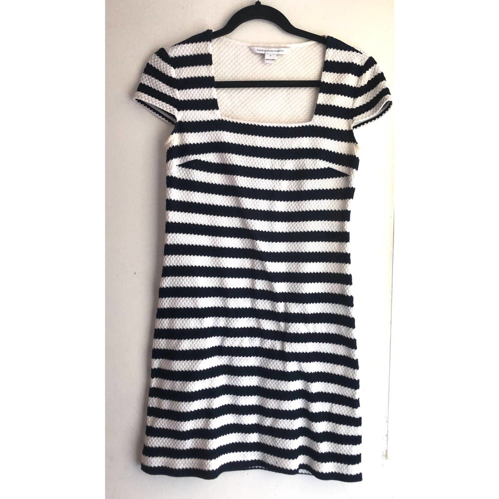 DianeVF Suji White Navy Stripe Knit Shift Dress 0